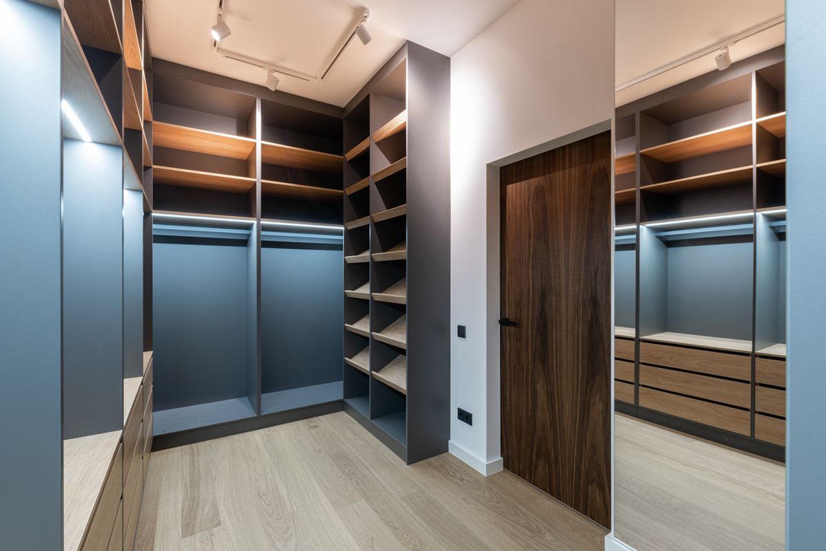 Bespoke walk-in closets